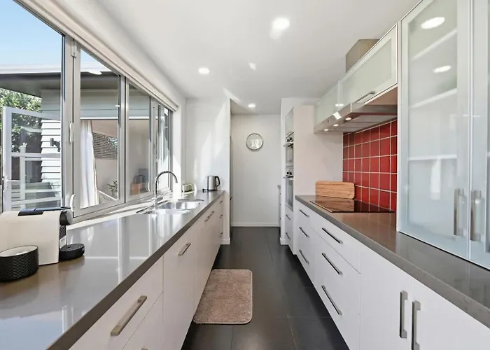 Kowhai Views - Stylish & Modern In Great Location * Rotorua