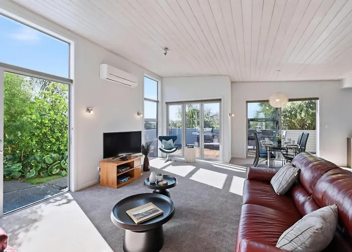 Kowhai Views - Stylish & Modern In Great Location Appartement *