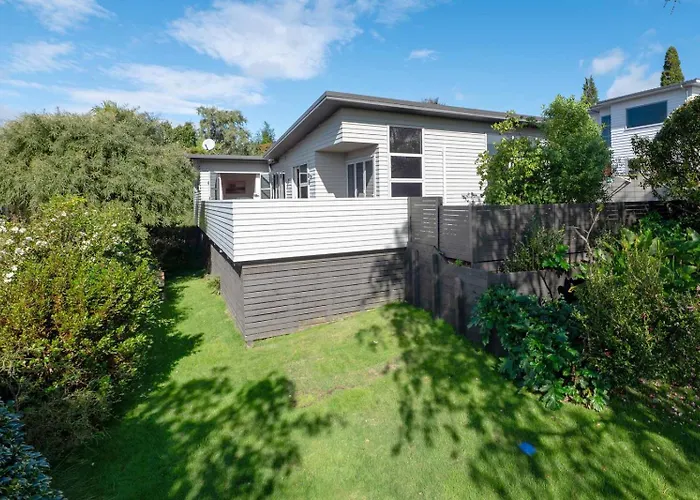 Kowhai Views - Stylish & Modern In Great Location Appartement *